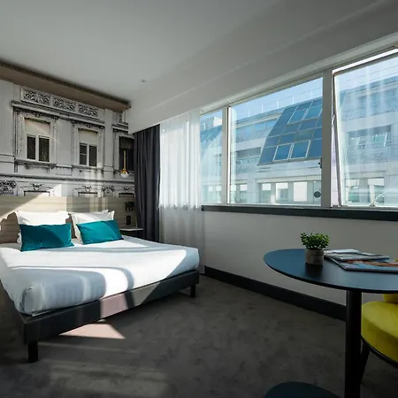 Néméa Paris 4*